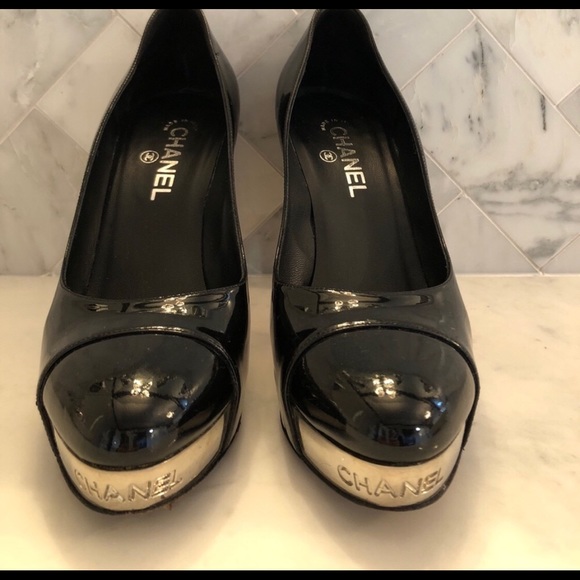 Chanel, black color with logo. Pre-owned. - Picture 3 of 6